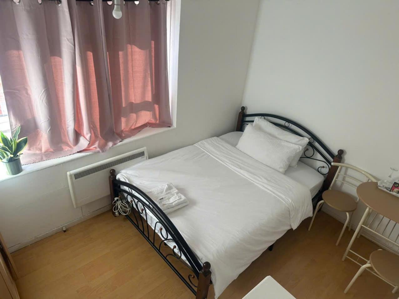 Tran Uk Homestay Лондон Экстерьер фото